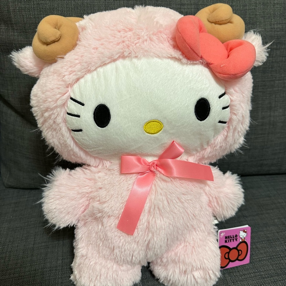 NWT Large Sanrio Hello Kitty Plush